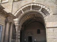 Le Puy en Velay, Cathedrale Notre Dame, Porche du For (2)